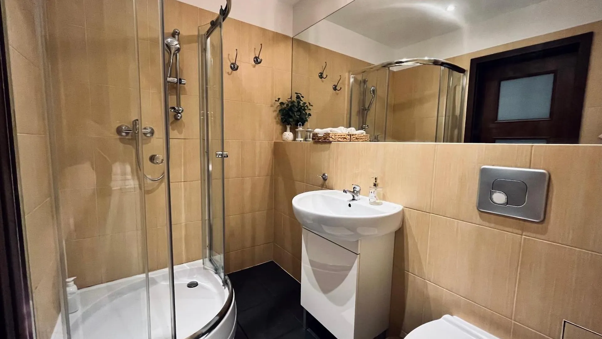 Cozy Apartment Railway Station Krakow Poland